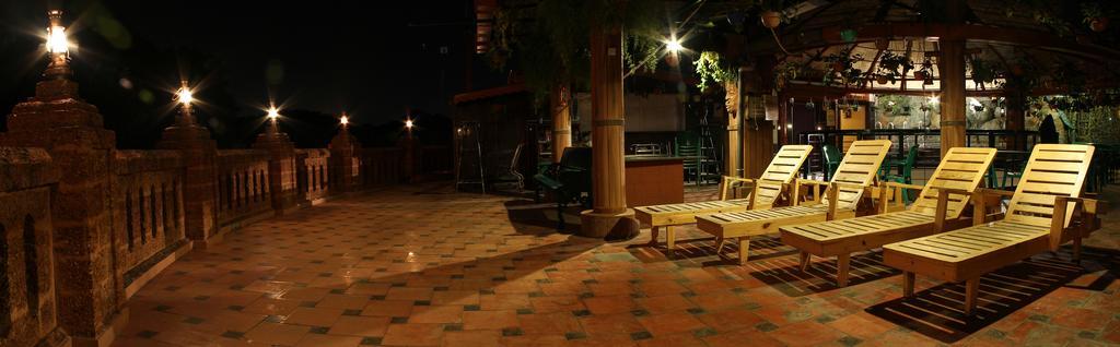 מייזור Parklane Hotel מראה חיצוני תמונה