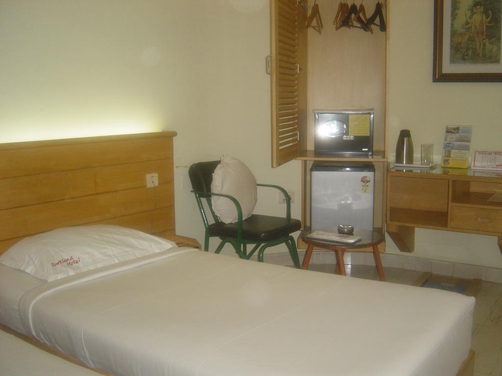 מייזור Parklane Hotel מראה חיצוני תמונה